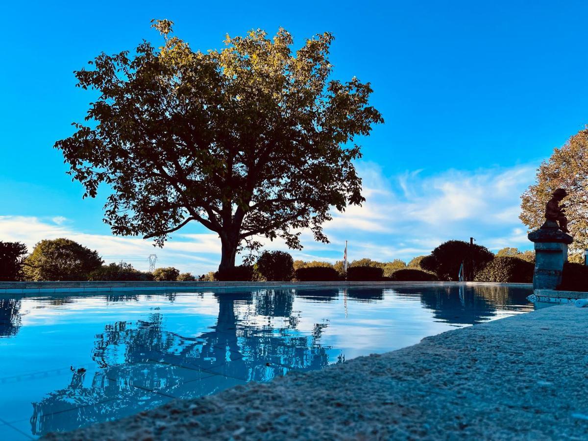 Domaine Amourella Aparthotel Lambesc Exteriör bild