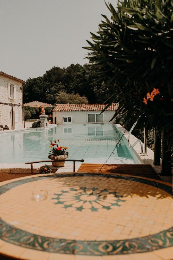 Domaine Amourella Aparthotel Lambesc Exteriör bild