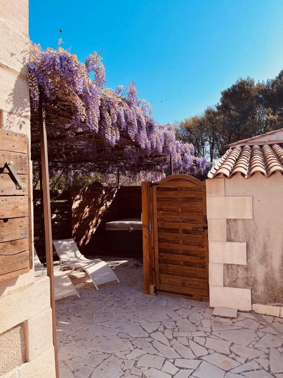 Domaine Amourella Aparthotel Lambesc Rum bild