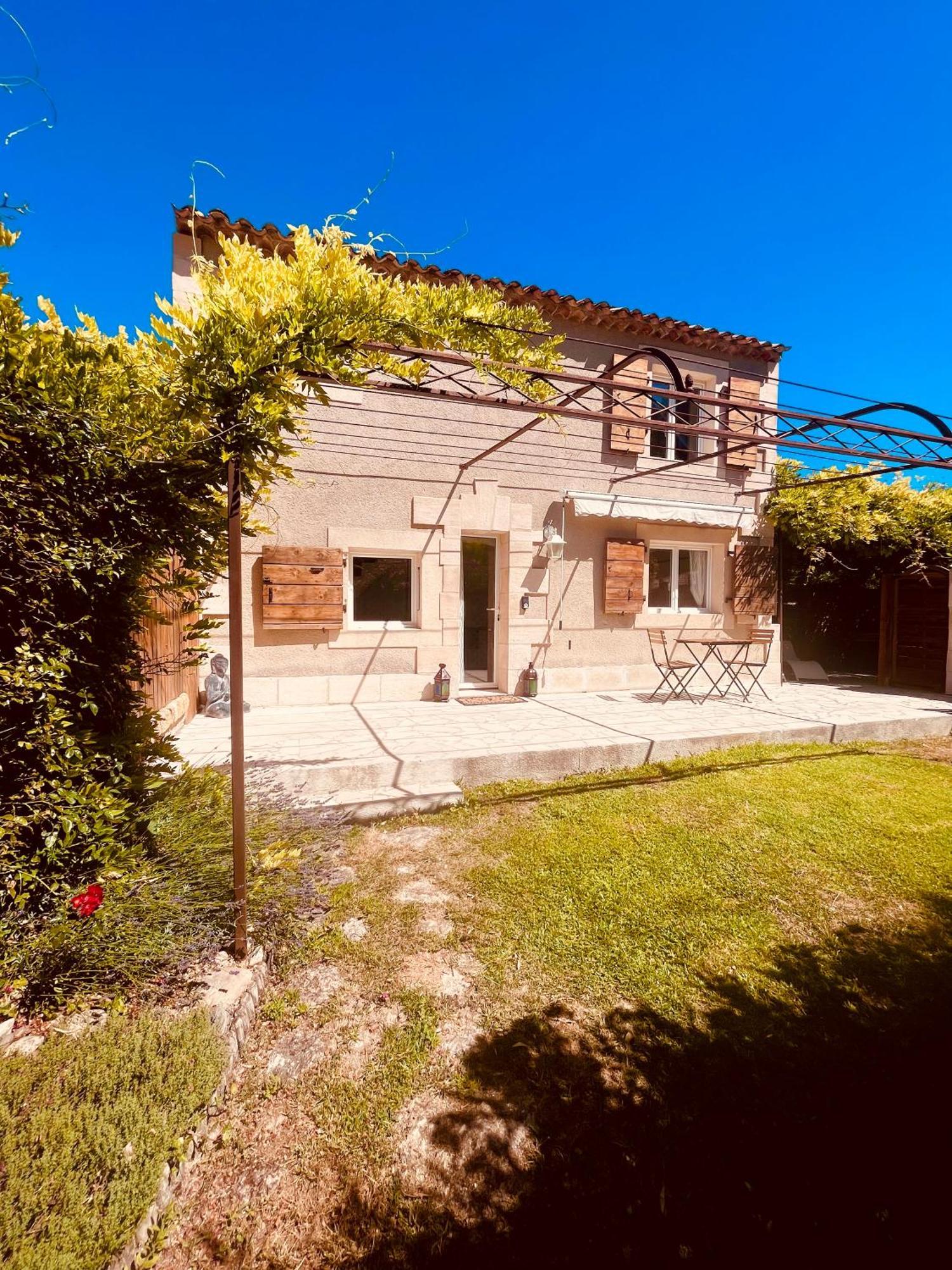 Domaine Amourella Aparthotel Lambesc Rum bild